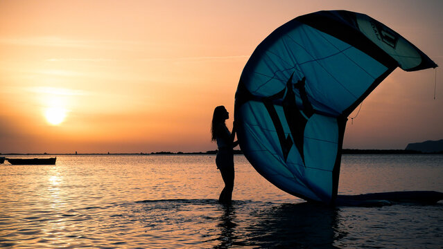 Ragazza kite surf