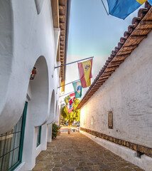 narrow backstreet in Old Town Santa Barbara