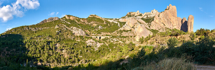 Fototapeta na wymiar Mallos de Riglos. Las Peñas de Riglos, Huesca
