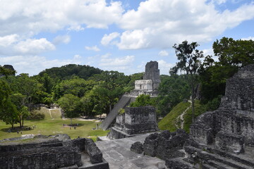 Fototapeta na wymiar Awesome view of Tikal National Park and maya ruins in Guatemala