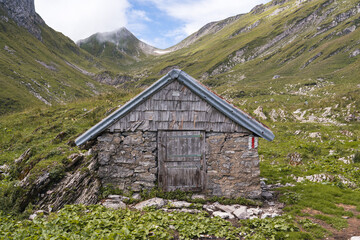 Fototapeta na wymiar Hütte im Alpstein