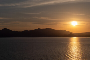 Sonnenuntergang am Mittelmeer in der Nähe von Marseille