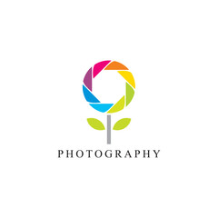 Obraz premium Photographer leaf shutter plant nature plant tree logo design business abstract vector brand flat Icon design vector modern minimal style illustration emblem sign symbol logotype typographyPhoto