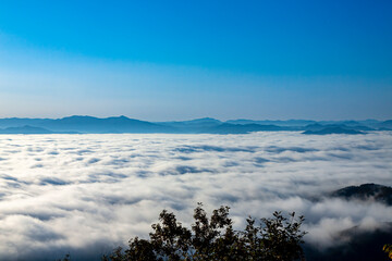 来日岳の雲海　sea ​​of ​​clouds