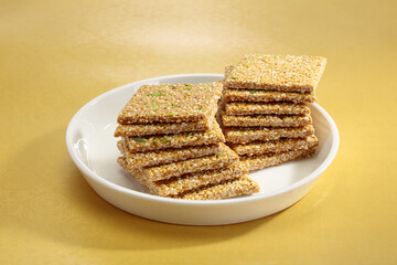 Gajak, Made with sesame seeds, jaggery