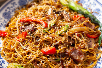noodles with beef and vegetables