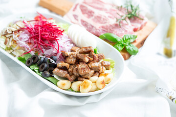 meat with vegetable salad
