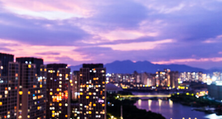 Obraz premium Defocused background of city building at night