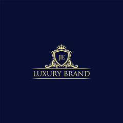 Naklejka premium JE Luxury lion crest logo - royal lion vector template