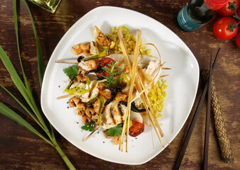 Seezungenfilet asiatisch - Fischfilets auf Curryreis mit Gemüse - 679549499