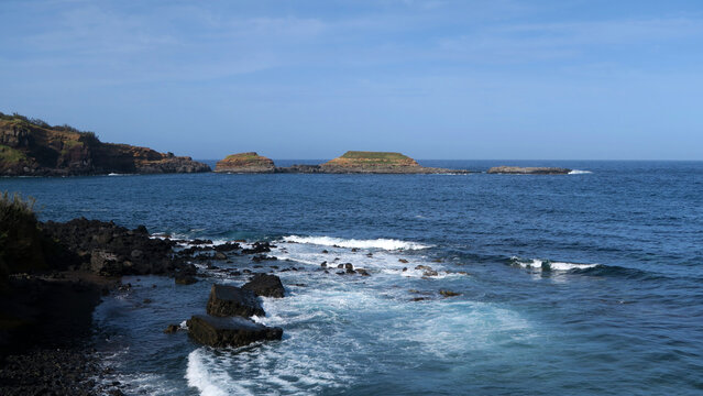 Ba&iacute;a das Contendas is part of one of the special protection areas for wild birds formed by Ponta das Contendas, this bay and Ba&iacute;a das M&oacute;s, including Ilh&eacute;u da Mina in Terceira Island, Azores
