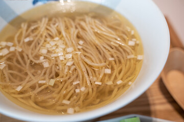 優しい薄味のそば