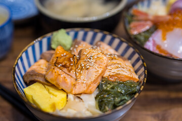 Grill salmon sashimi rice bowl