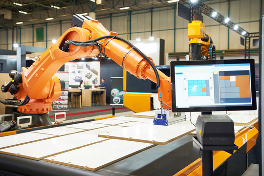 Monitor of robot manipulator wood working machine