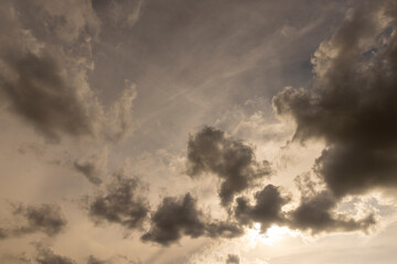 Obraz premium the sky in clouds of different shapes and sizes