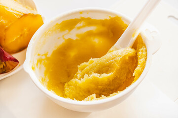 裏ごしして練ったサツマイモ