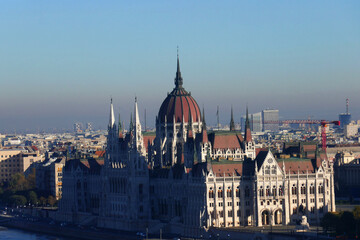 Parlamentsgebäude von Budapest an der Donau