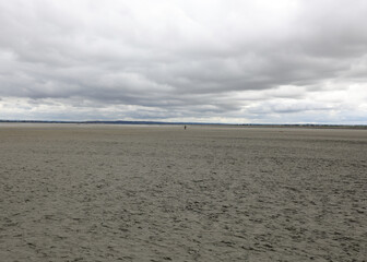 wide view of the plain during low tide in northern France