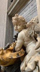 Naklejka premium statue of angel