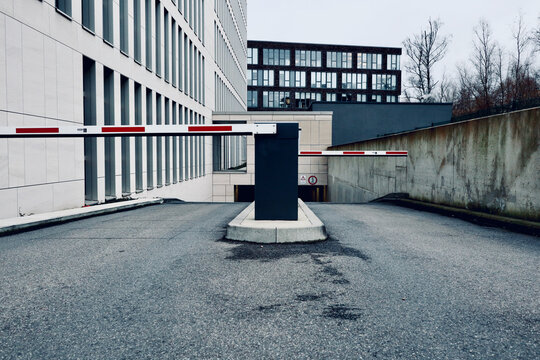 Schlagbaum, Tiefgarage