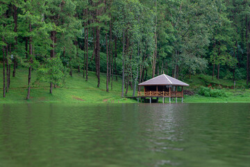 Fototapeta na wymiar hut on the lake
