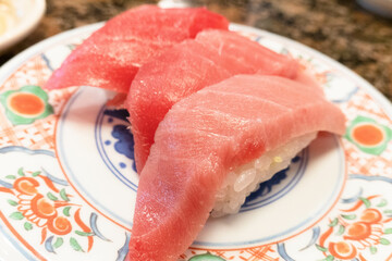 回転寿司の美味しいネタ「マグロの握り」