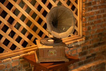 A very beautiful antique gramophone  © 121244
