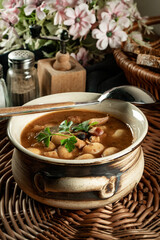 Baked beans in tomato sauce.