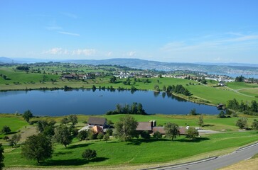 Vista del Lago Hüttnersee, Suiza - obrazy, fototapety, plakaty