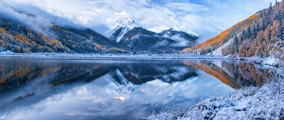 Foto op Canvas Autumn to Winter on Crystal Lake © lightphoto2