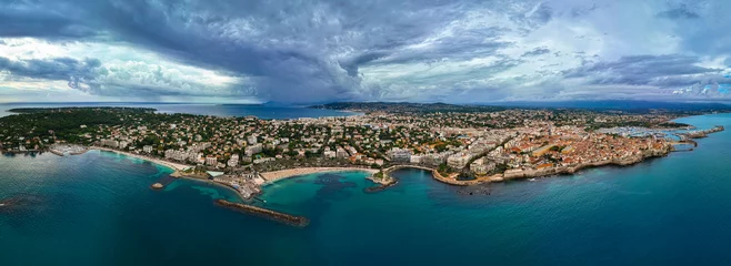 Photo sur Plexiglas Europe méditerranéenne Aerial view of Antibes, a resort town between Cannes and Nice on the French Riviera