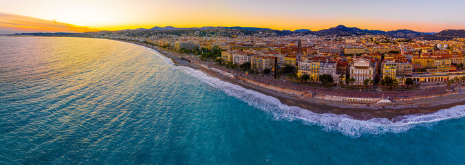 Sunset view of Nice, Nice, the capital of the Alpes-Maritimes department on the French Riviera - obrazy, fototapety, plakaty