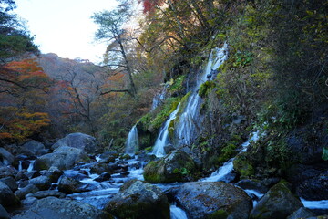 Autumn Landscape and Doryu no Taki Waterfall in Yamanashi, Japan - 日本 山梨県 吐竜の滝