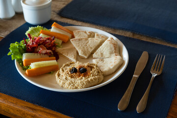 Hummus and pita bread - 680407217