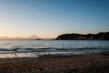 Fototapeta premium 神奈川県逗子市逗子海岸からの夕日