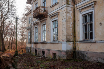 Fototapeta na wymiar Whispers of Grandeur: Exploring the Abandoned Beauty of Seroczyn Palace – A Cinematic Journey Through Time and Forgotten Splendor