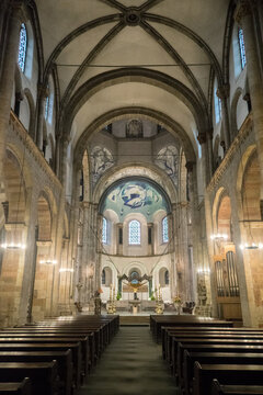 Blick ins Hauptschiff der Kirche St. Aposteln in K&ouml;ln