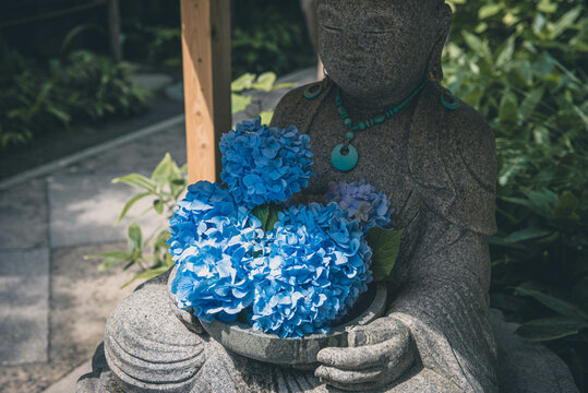 お地蔵さんと紫陽花