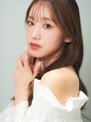 女性の美容イメージ　スキンケア　コスメ　脱毛サロン