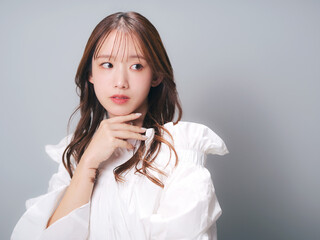 女性の美容イメージ　スキンケア　コスメ　脱毛サロン
