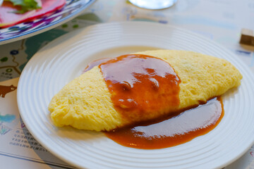 デミグラスソースのオムレツ
