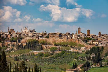 Fototapeta na wymiar Beautiful panoramic view of the old town of Orvieto, Umbria, Italy, Terni province.Arial view