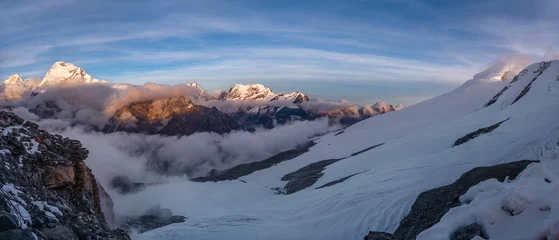 Foto op Plexiglas Manaslu Beautiful panoramic shot of a High Himalayas from Mera peak high camp site at 5700m. You can see a Makalu eight-thousander 8481m