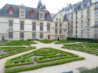 h&ocirc;tel de sens &agrave; paris avec son jardin