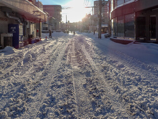 積雪した住宅街の生活道路（北海道札幌市）