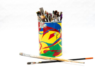Brushes for painting on a white background. - 680691688