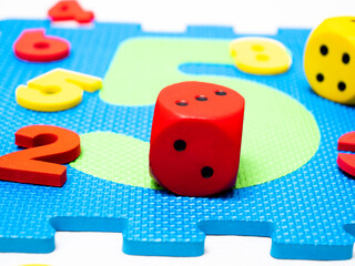 Educational games. Colored cubes and numbers for kindergarten. Puzzles. - 680691812