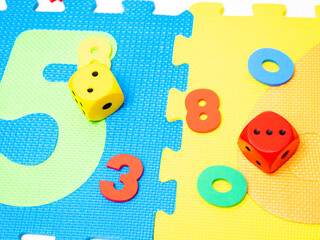 Educational games. Colored cubes and numbers for kindergarten. Puzzles. - 680691832