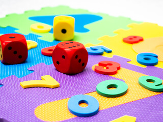 Educational games. Colored cubes and numbers for kindergarten. Puzzles.	 - 680692045