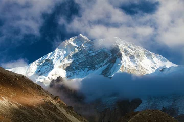 Photo sur Plexiglas Makalu Mount Makalu with clouds, Nepal Himalayas mountains